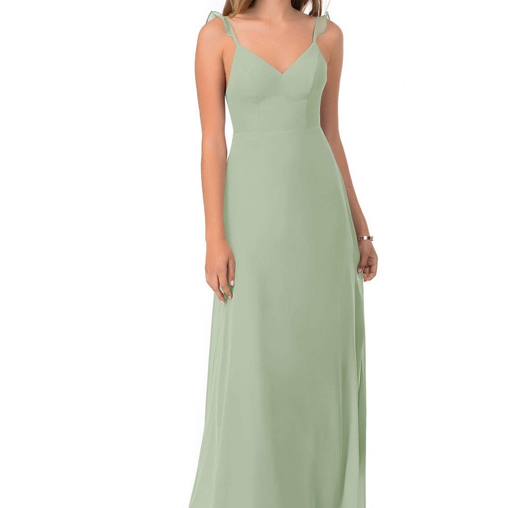 AZAZIE EVERLEE
A-Line Ruched Chiffon Floor-Length Dress Dusty Sage